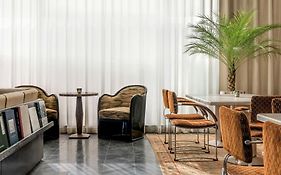 The Dean Munich, Autograph Collection